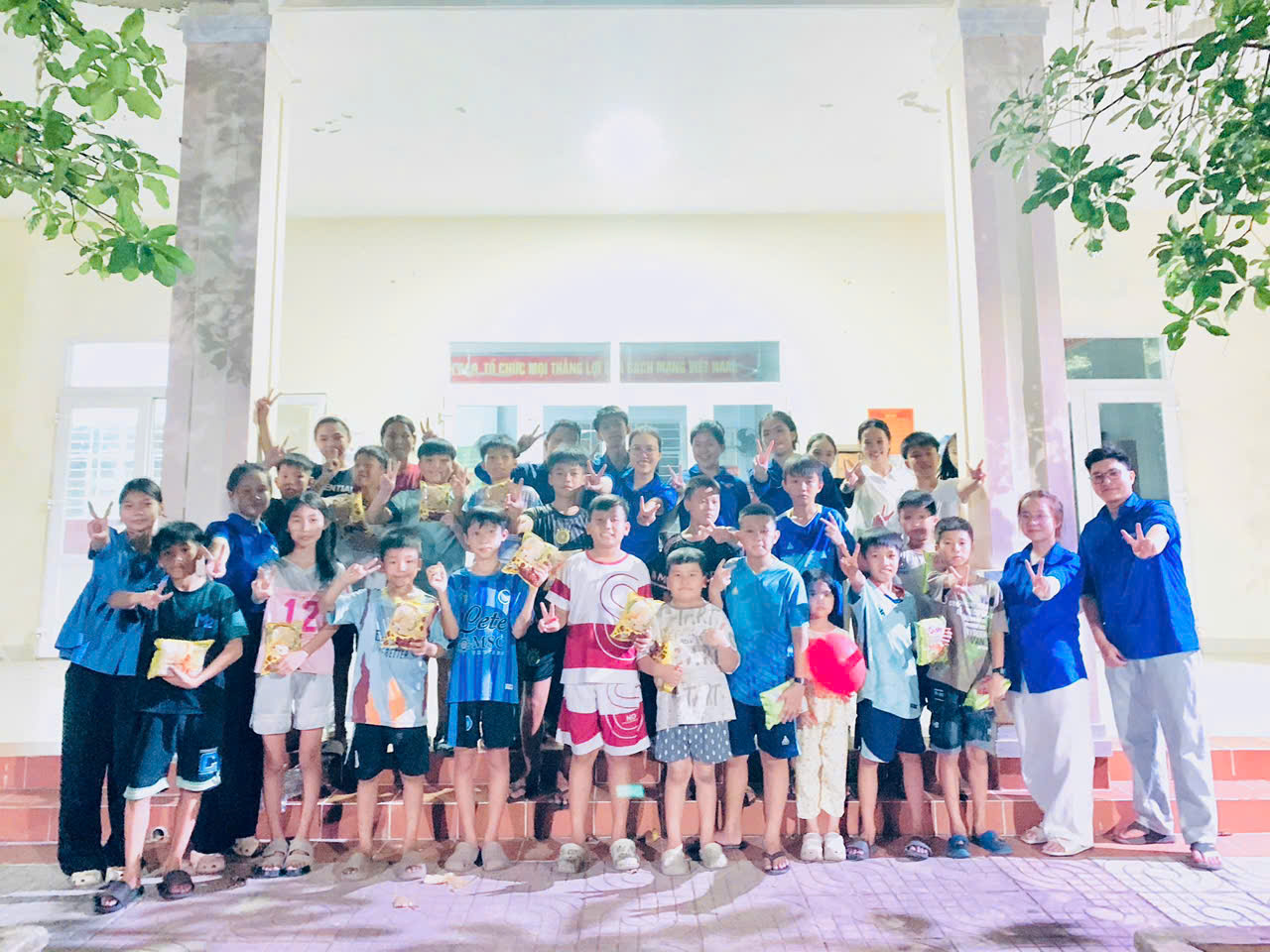 Chi đoàn thôn Đông Tuần (xã Tam Hải) tổ chức hoạt động vui chơi, sinh hoạt hè cho thiếu nhi