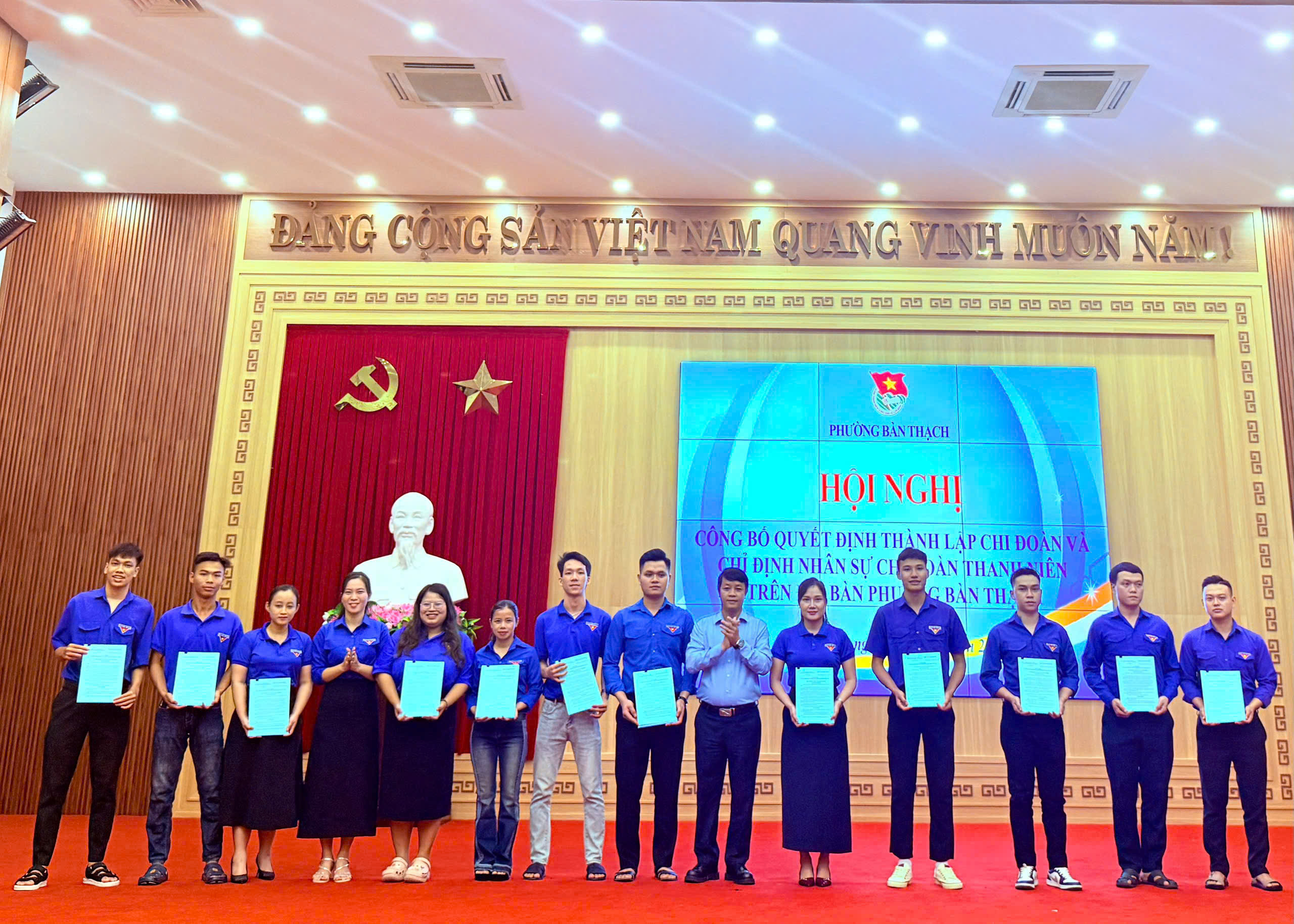 Đoàn phường Bàn Thạch công bố các quyết định kiện toàn tổ chức chi đoàn tổ dân phố