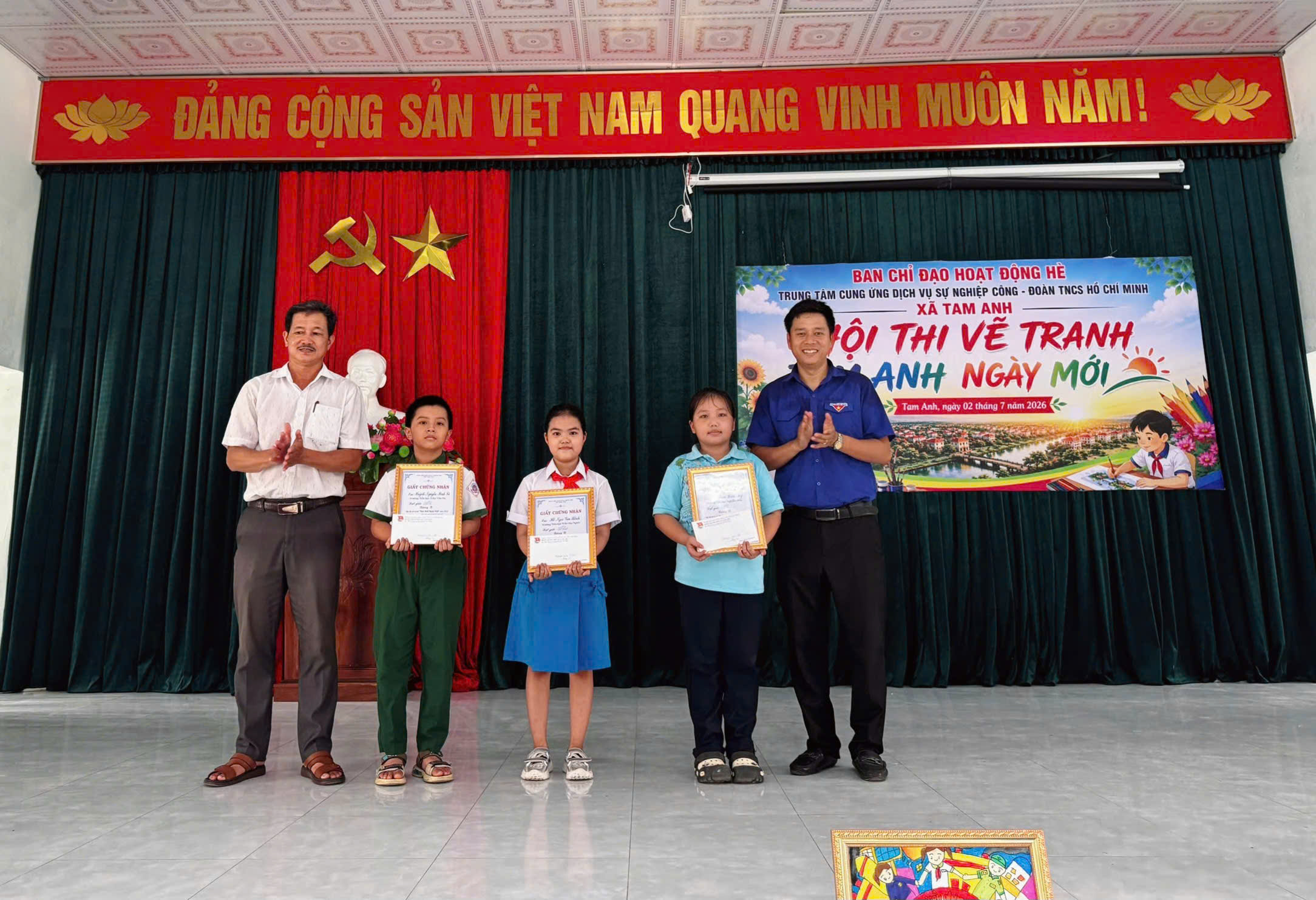 Đoàn xã Tam Anh tổ chức hội thi vẽ tranh “Tam Anh ngày mới”
