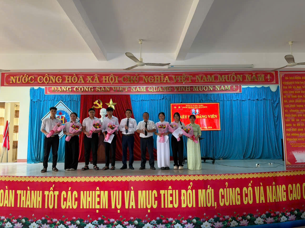 Tuổi trẻ Duy Nghĩa kết nạp 07 đảng viên mới – dấu mốc tự hào từ mô hình “Chi đoàn mạnh - Đảng viên trẻ”