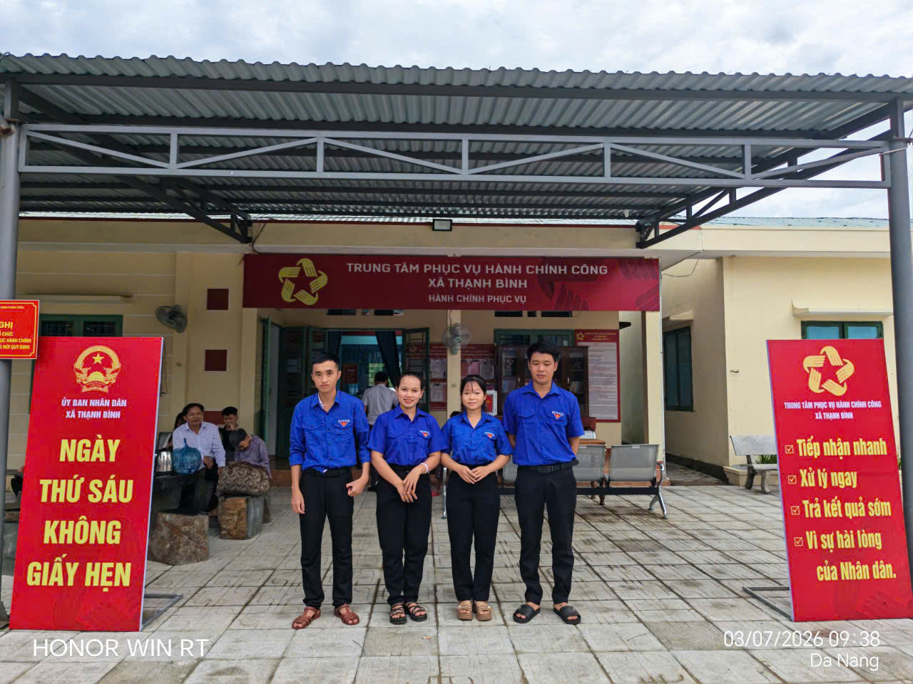 Đoàn xã Thạnh Bình đồng hành cùng Nhân dân thực hiện mô hình “Ngày thứ Sáu không giấy hẹn”