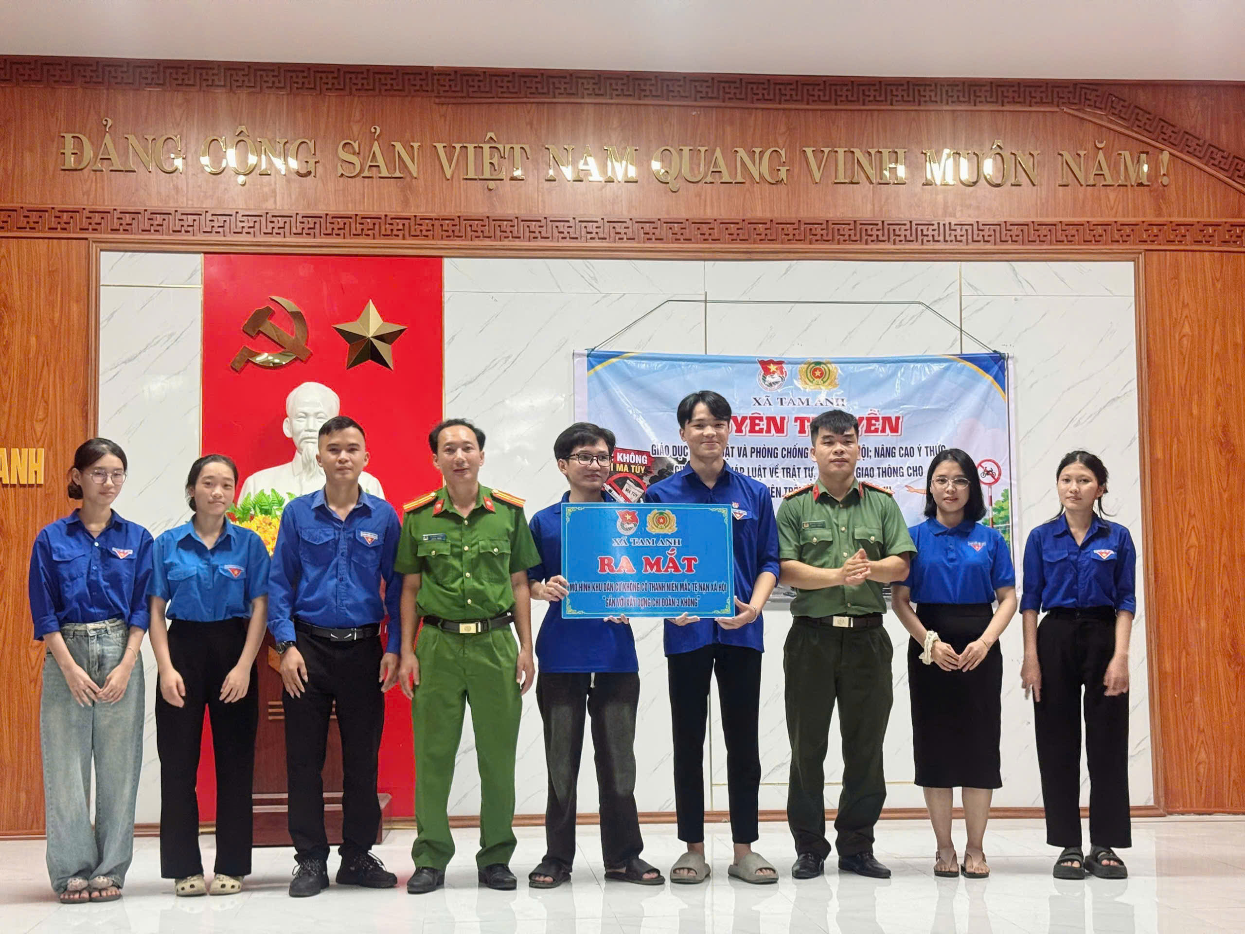 Đoàn xã Tam Anh tiếp tục tuyên truyền pháp luật, phòng, chống tệ nạn xã hội và ra mắt mô hình "Khu dân cư không có thanh niên mắc tệ nạn xã hội"