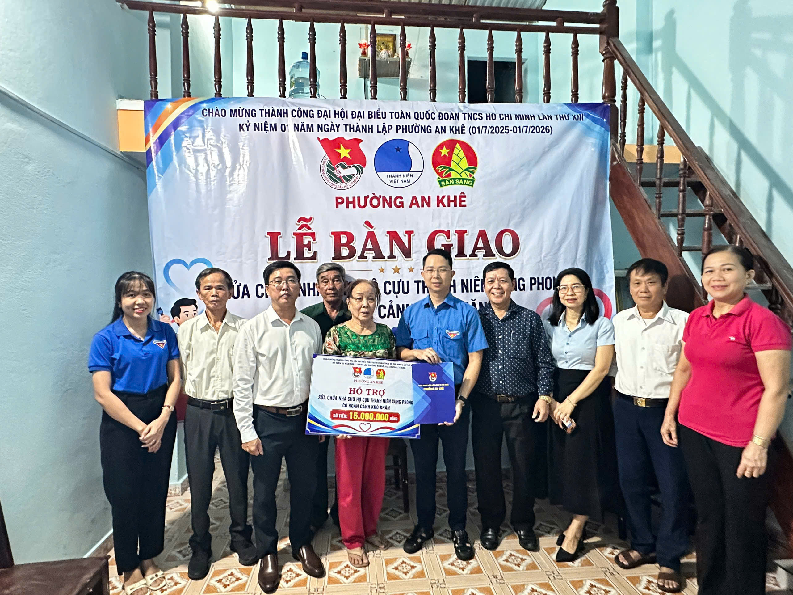 Tuổi trẻ phường An Khê bàn giao công trình sửa chữa nhà cho hộ cựu thanh niên xung phong có hoàn cảnh khó khăn