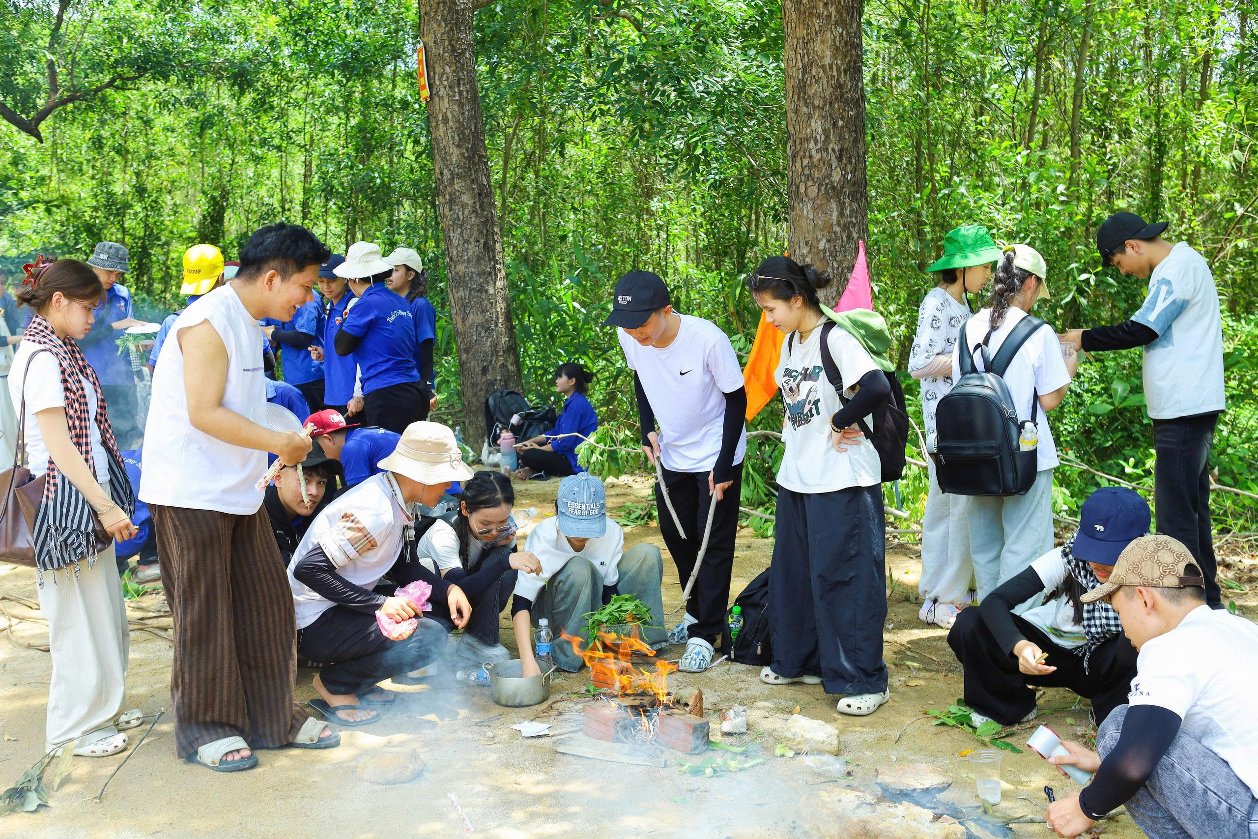 Đoàn cơ sở xã Duy Xuyên tăng cường phát triển kỹ năng sinh tồn cho thanh thiếu nhi thông qua hoạt động team building