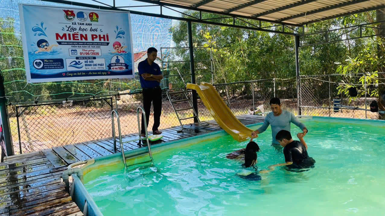 Tam Anh: Lớp học bơi miễn phí mang lại kết quả tích cực sau hơn một tháng triển khai