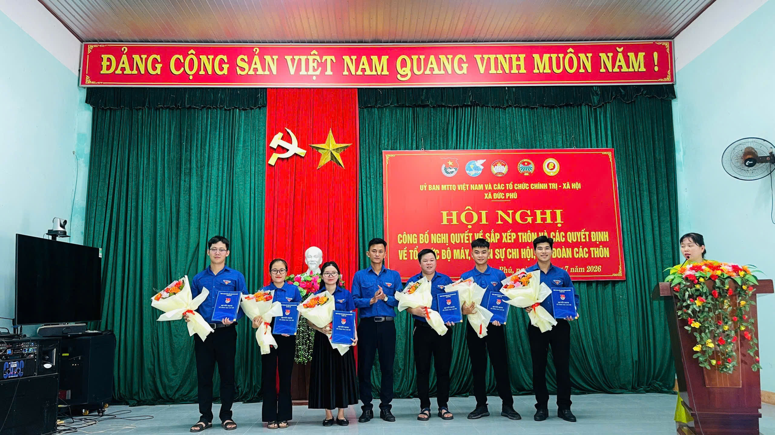 Đoàn xã Đức Phú công bố các quyết định thành lập tổ chức và nhân sự các chi đoàn thôn sau sắp xếp