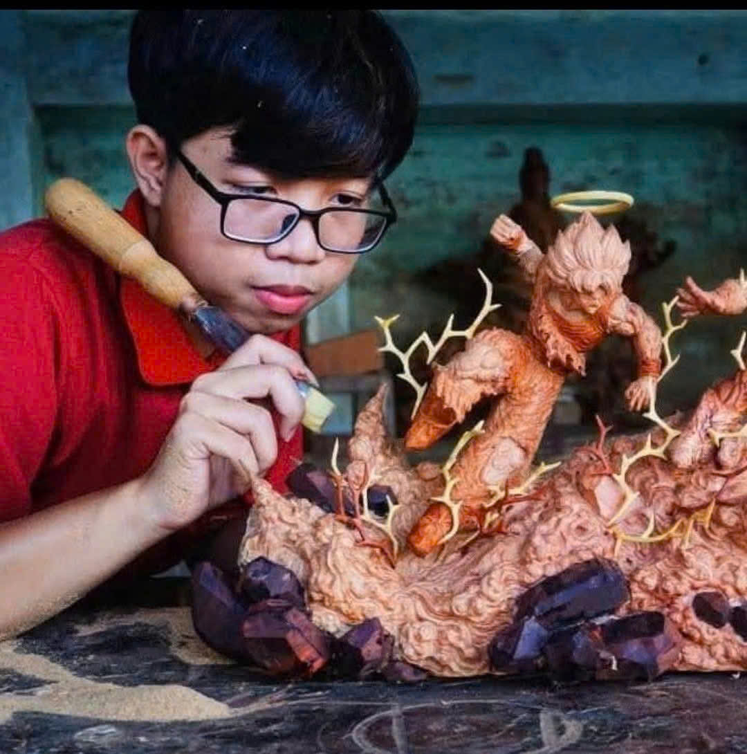 Đoàn viên Trần Duy gìn giữ và phát huy nghề điêu khắc gỗ truyền thống
