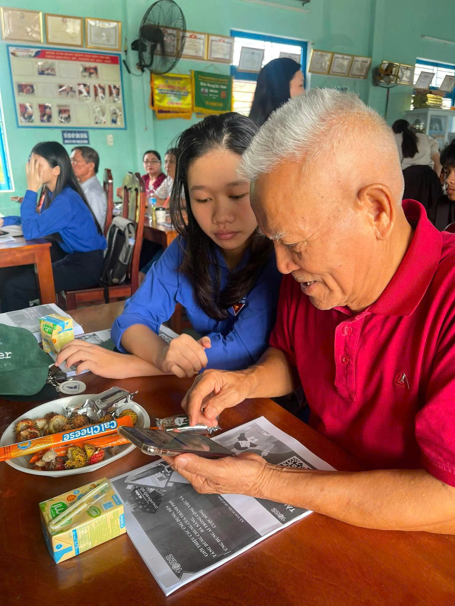 Tuổi trẻ thôn Khương Mỹ đồng hành cùng chuyển đổi số