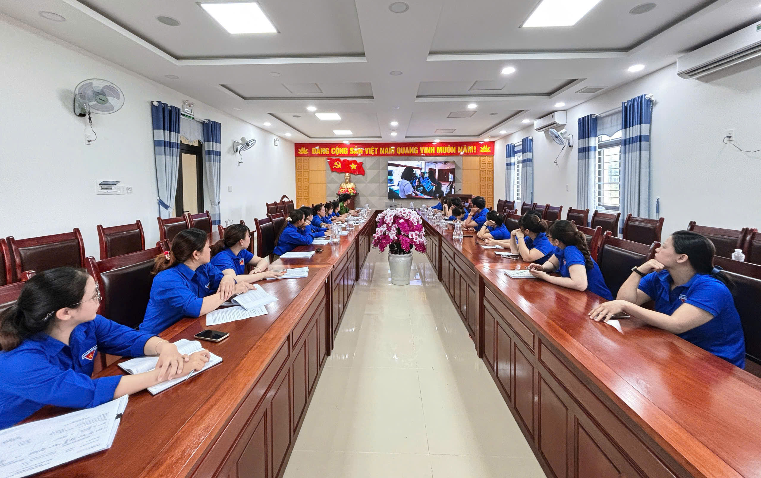Đoàn xã Trà My thông tin nhanh kết quả Đại hội Đoàn toàn quốc lần thứ XIII