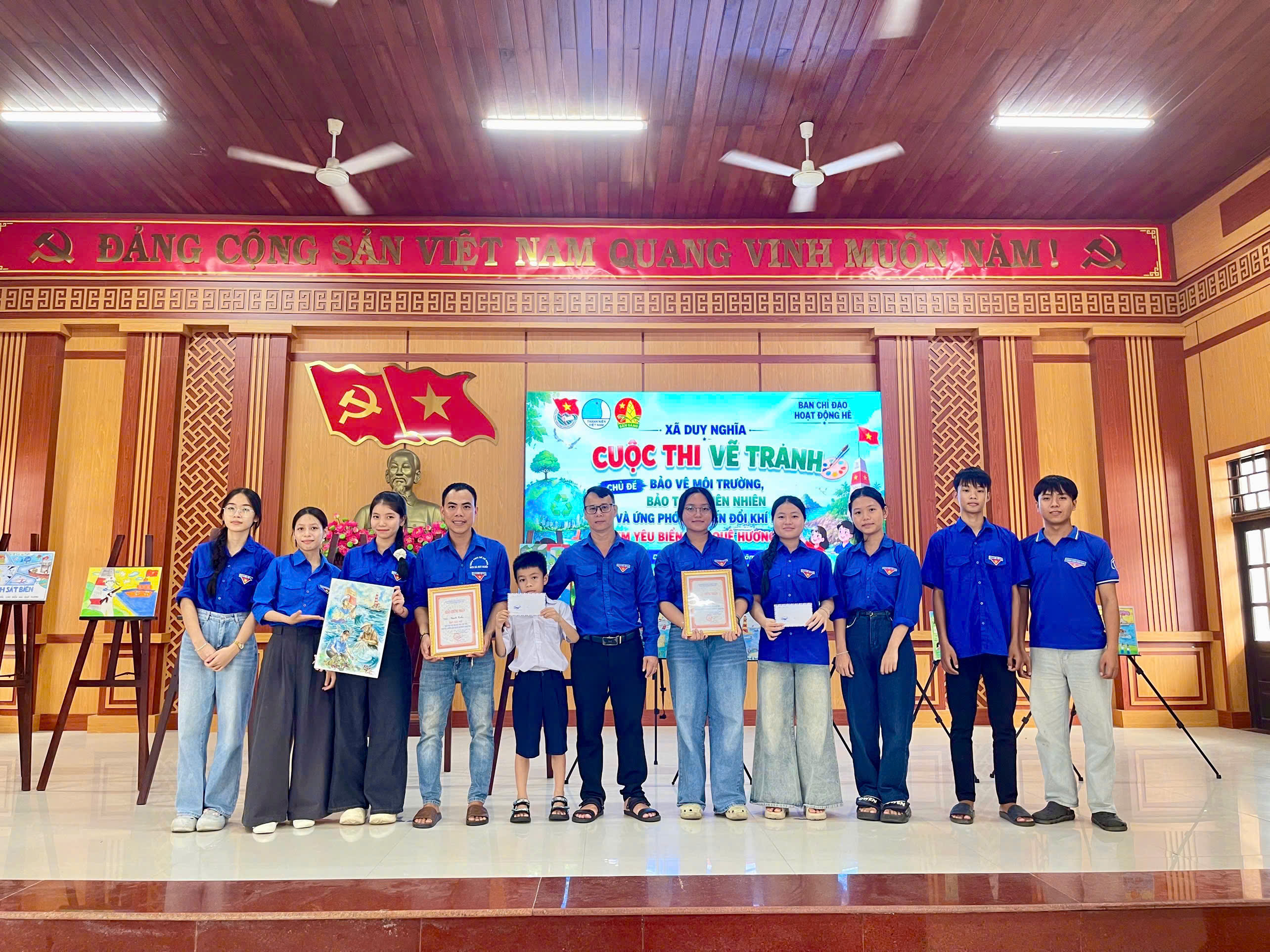 Đoàn xã Duy Nghĩa tổ chức cuộc thi vẽ tranh về bảo vệ môi trường và biển, đảo quê hương