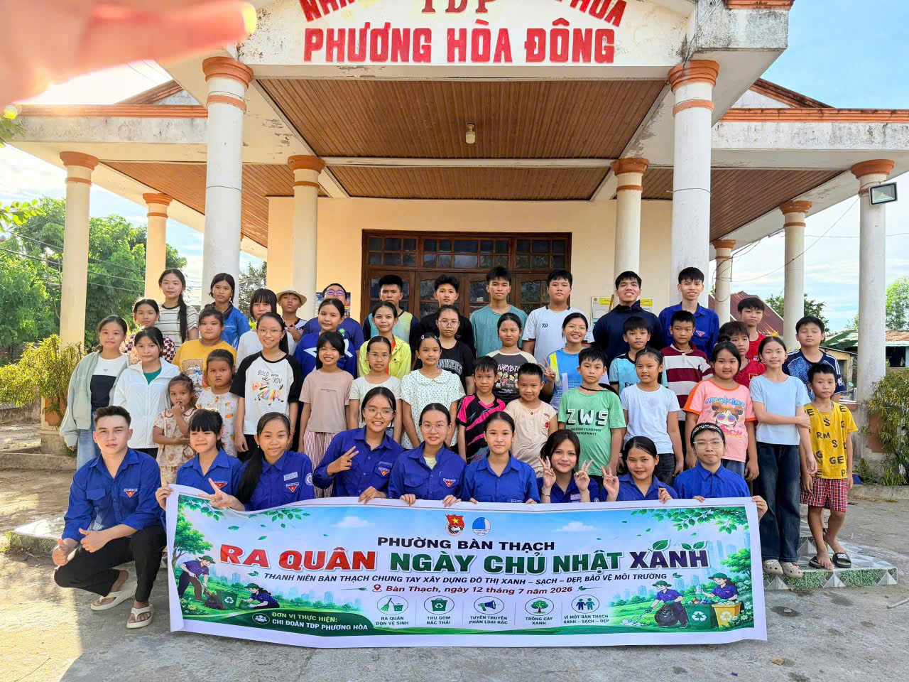 Tuổi trẻ phường Bàn Thạch ra quân hưởng ứng "Ngày Chủ nhật xanh"