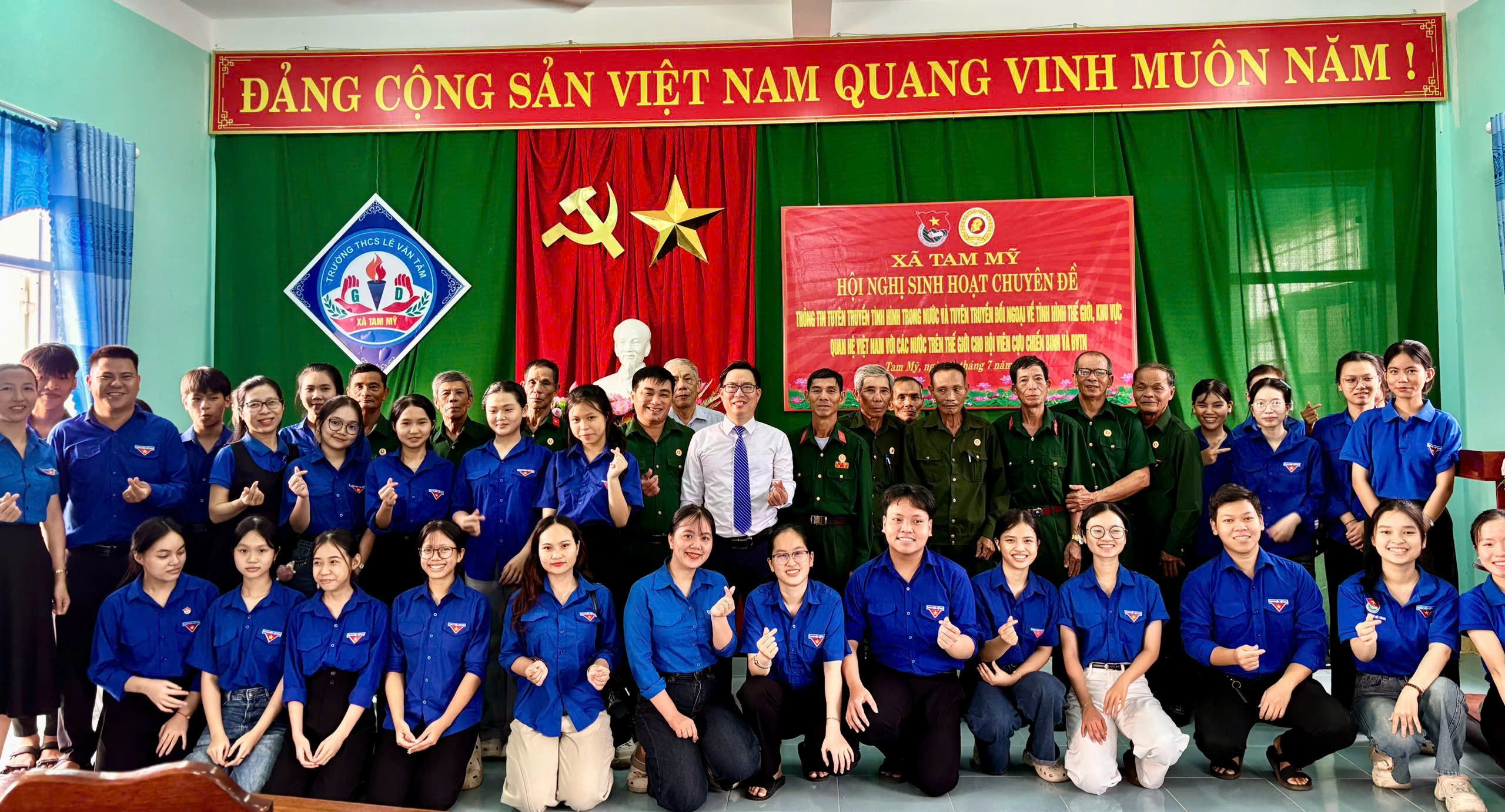 Đoàn xã Tam Mỹ phối hợp tổ chức sinh hoạt chuyên đề về công tác tuyên truyền đối ngoại