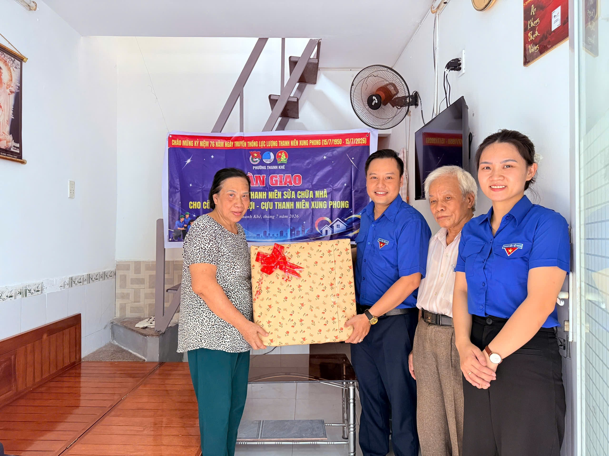 Đoàn phường Thanh Khê bàn giao công trình thanh niên sửa chữa nhà cho cựu Thanh niên xung phong