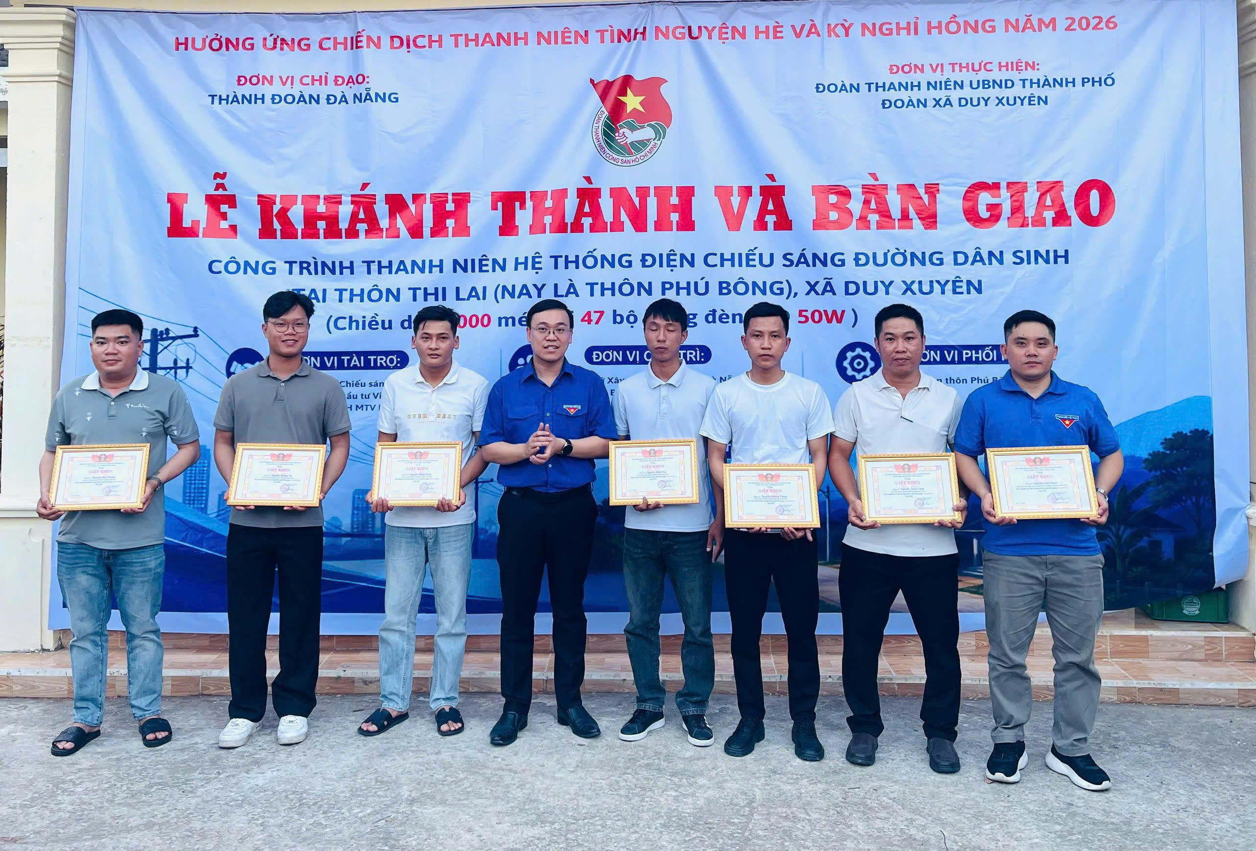 Đoàn Thanh niên UBND thành phố Đà Nẵng khánh thành công trình thanh niên “Hệ thống điện chiếu sáng đường dân sinh” tại xã Duy Xuyên