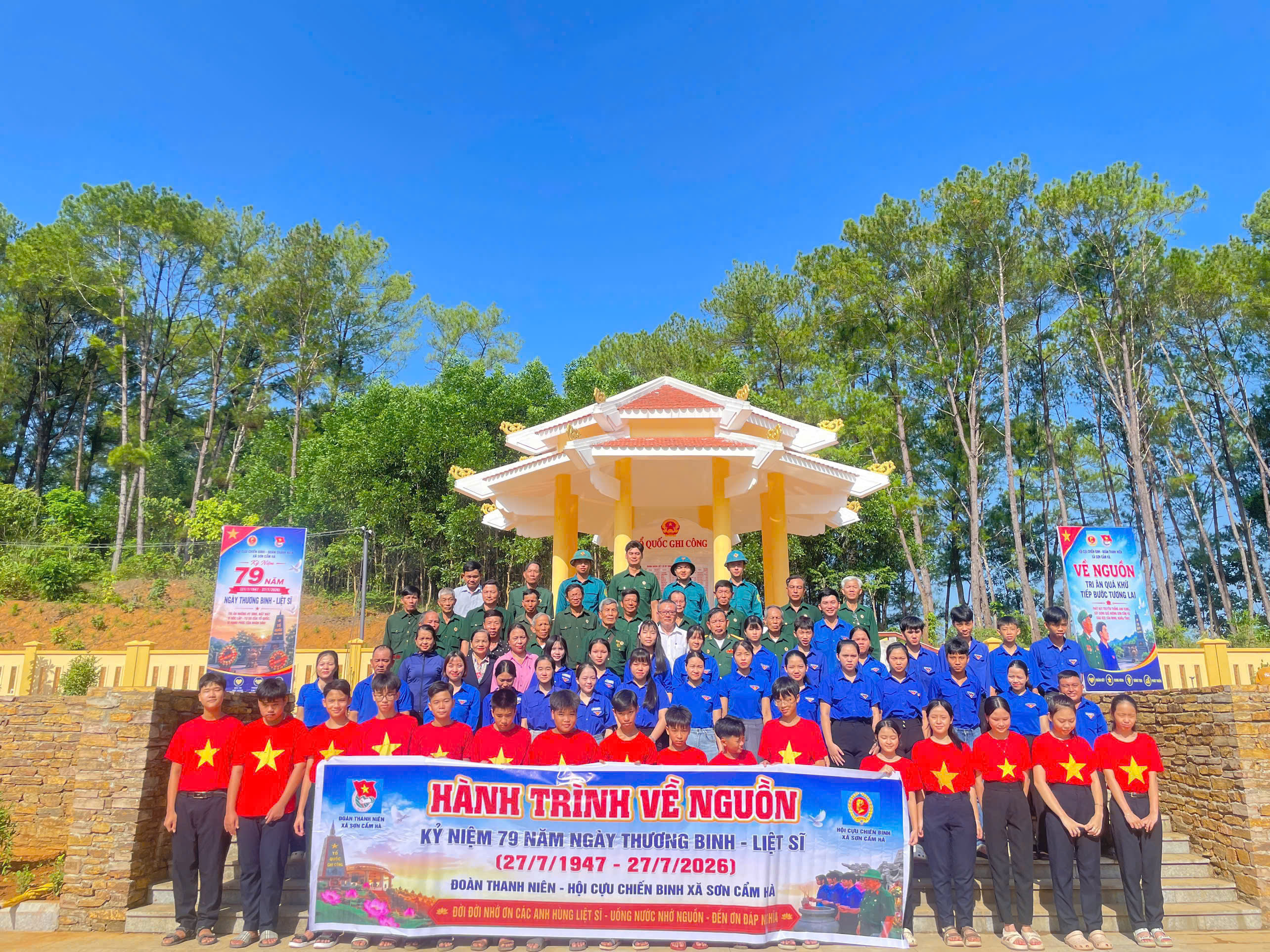 Đoàn Thanh niên xã Sơn Cẩm Hà tổ chức hành trình về nguồn, giáo dục truyền thống cách mạng cho đoàn viên, thanh niên
