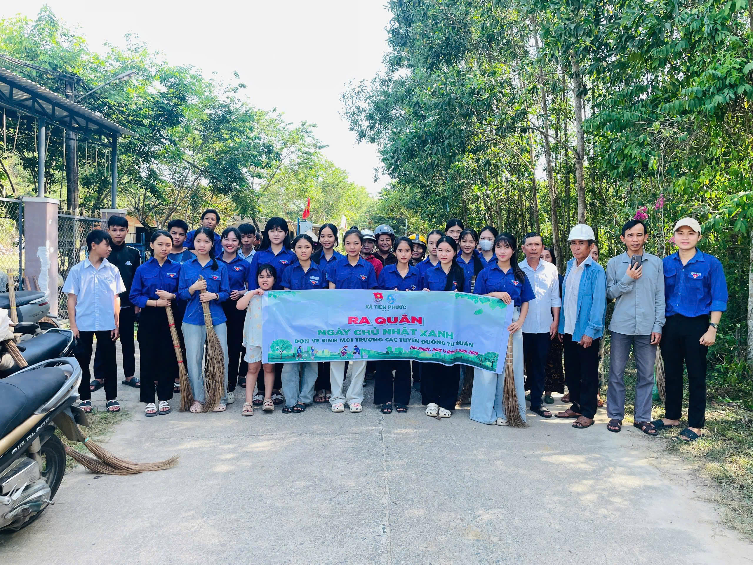 Đoàn Thanh niên xã Tiên Phước đồng loạt ra quân “Ngày Chủ nhật xanh”, chung tay xây dựng tuyến đường tự quản “Sáng - Xanh - Sạch - Đẹp”