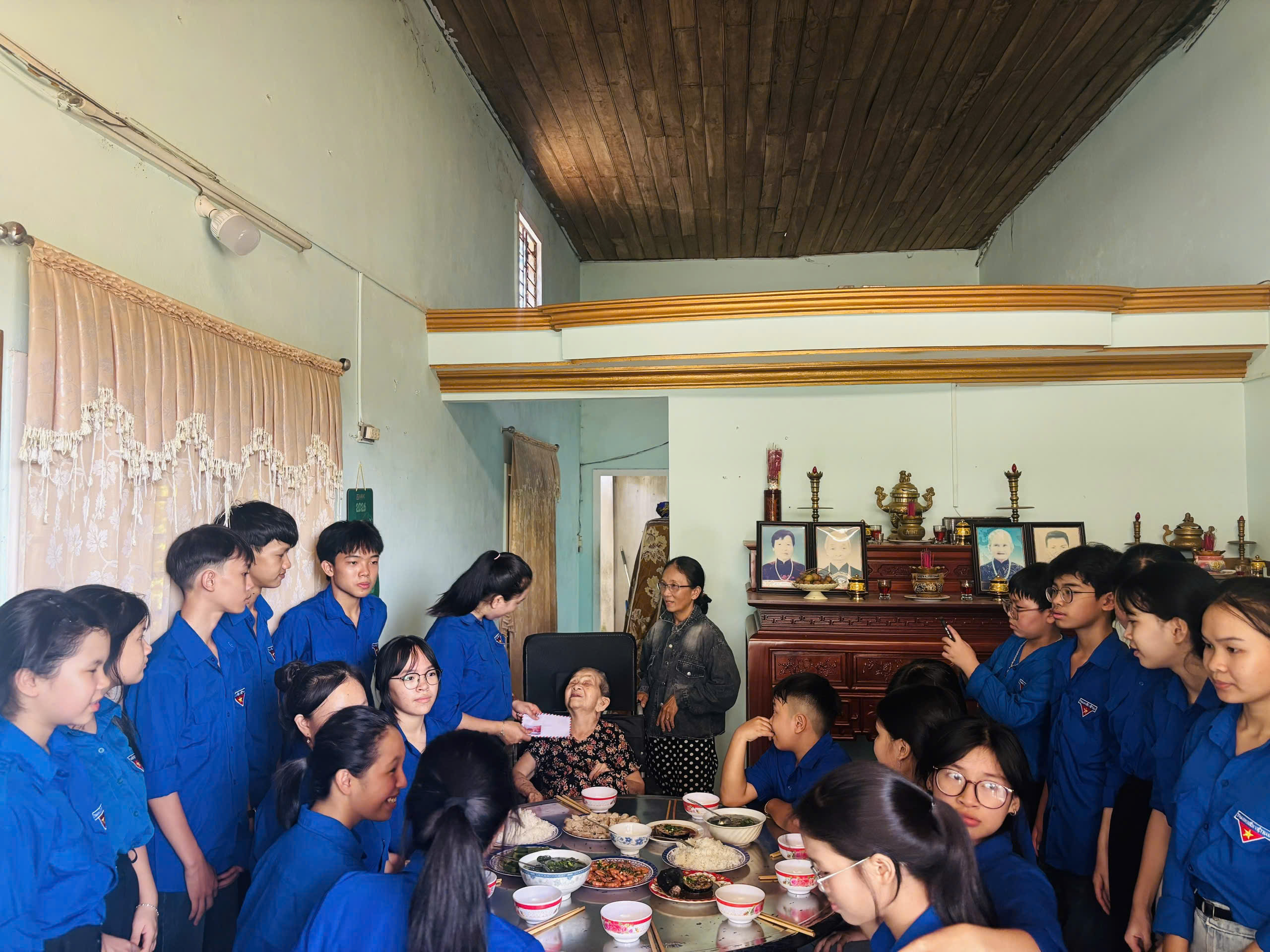 Đoàn Thanh niên xã Tam Anh triển khai chương trình “Chúng con luôn bên Mẹ” nhân kỷ niệm 79 năm Ngày Thương binh - Liệt sĩ