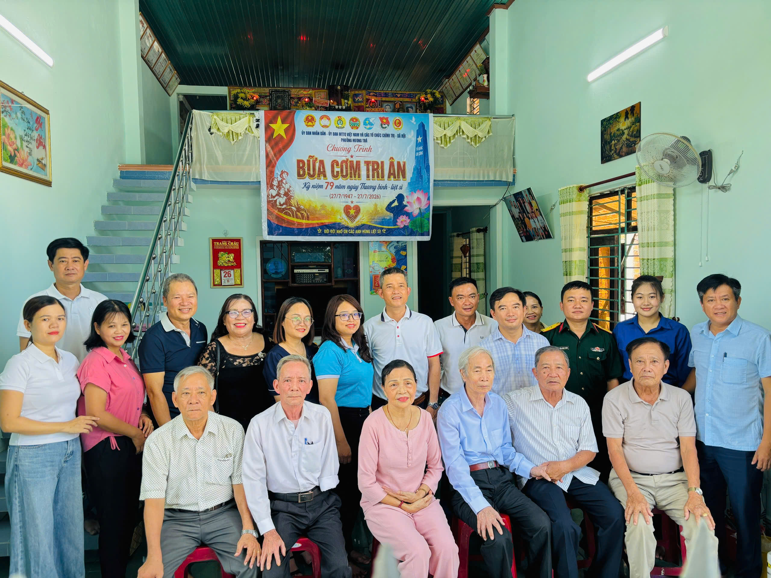 Tuổi trẻ phường Hương Trà tổ chức “Bữa cơm tri ân” trong mô hình “Chúng con luôn bên Mẹ”