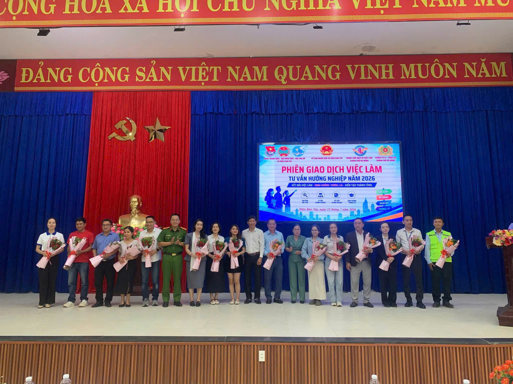 Đoàn xã Điện Bàn Tây tổ chức Phiên giao dịch việc làm, tư vấn hướng nghiệp năm 2026