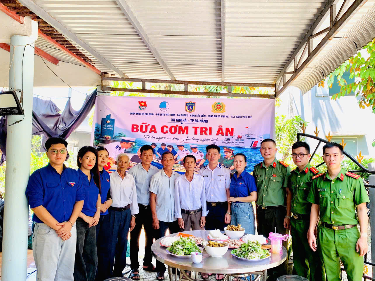 Đoàn xã Tam Hải phối hợp tổ chức chương trình “Bữa cơm tri ân” nhân kỷ niệm 79 năm Ngày Thương binh - Liệt sĩ