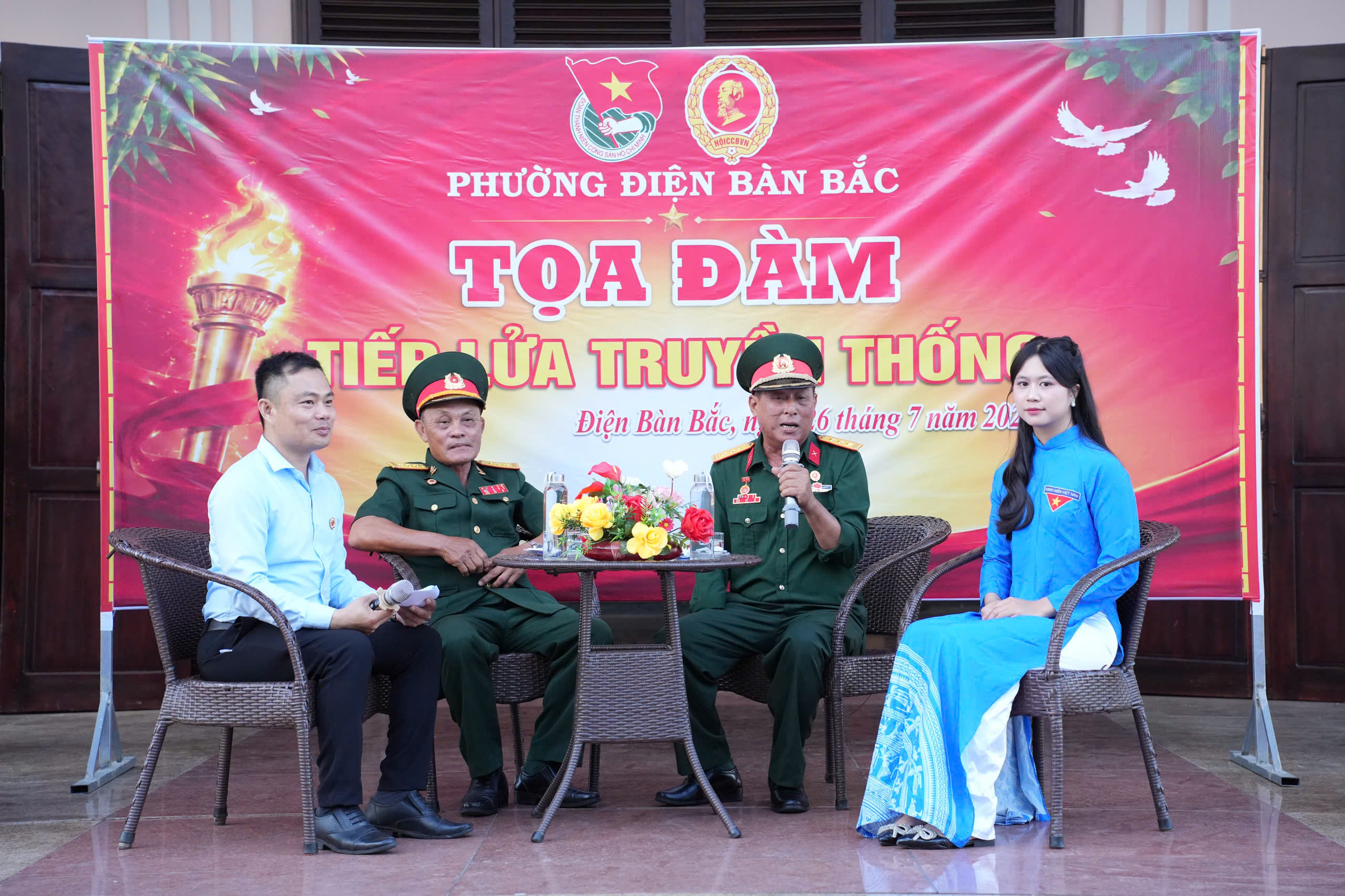 Đoàn phường Điện Bàn Bắc tổ chức tọa đàm “Tiếp lửa truyền thống” kết nối các thế hệ, lan tỏa giá trị cách mạng