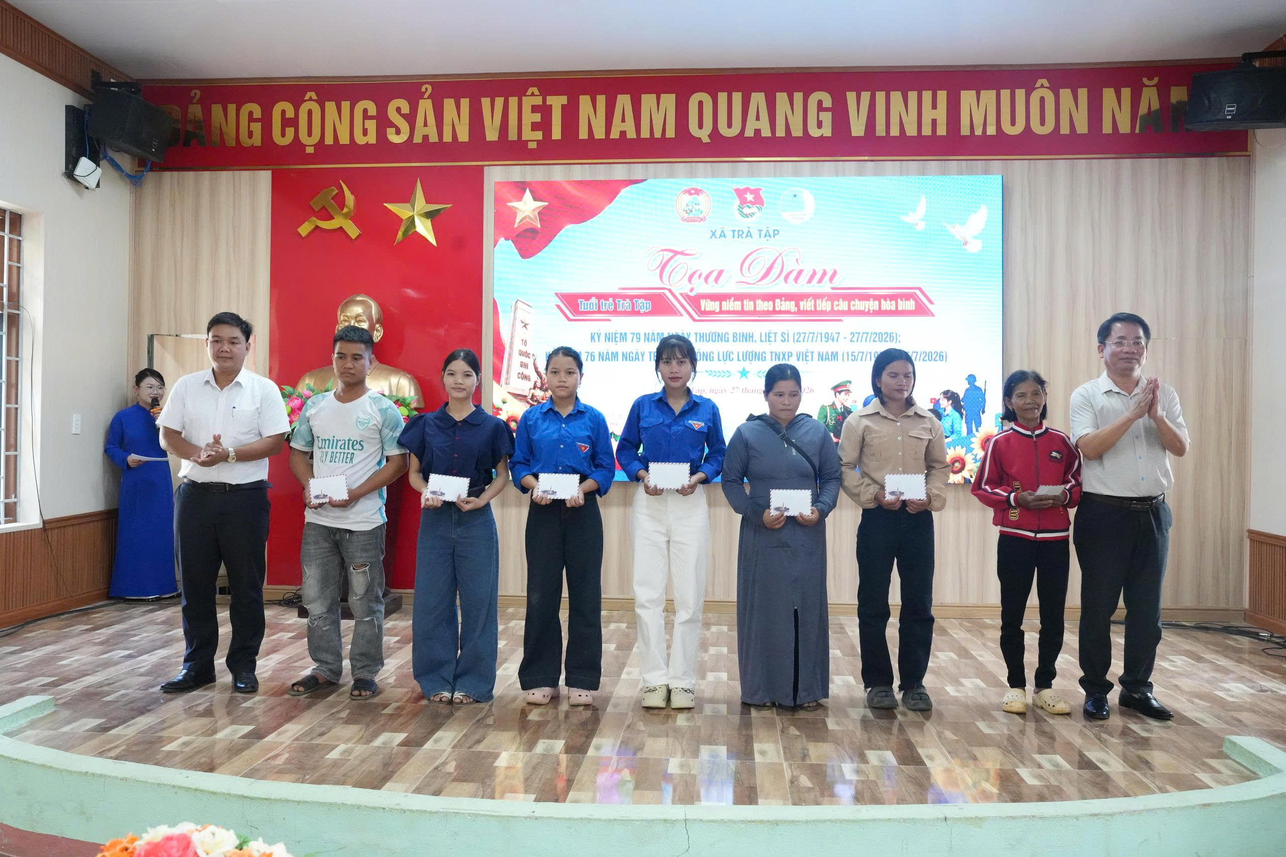 Đoàn xã Trà Tập tổ chức tọa đàm “Tuổi trẻ Trà Tập – Vững niềm tin theo Đảng, viết tiếp câu chuyện hòa bình”