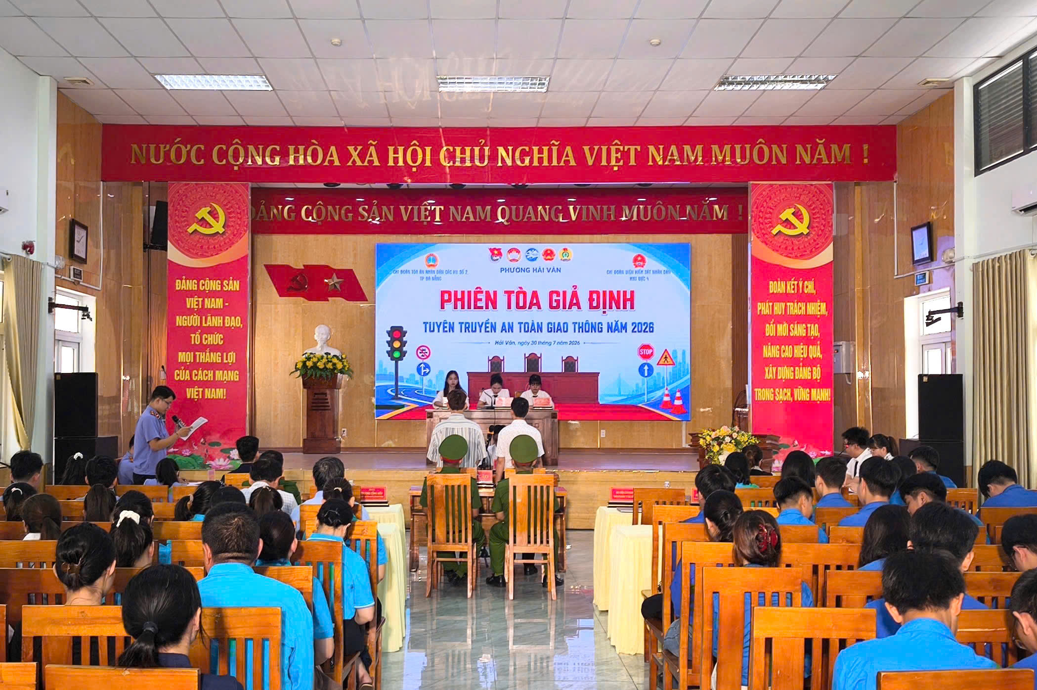 Đoàn phường Hải Vân tổ chức phiên tòa giả định tuyên truyền pháp luật về an toàn giao thông năm 2026