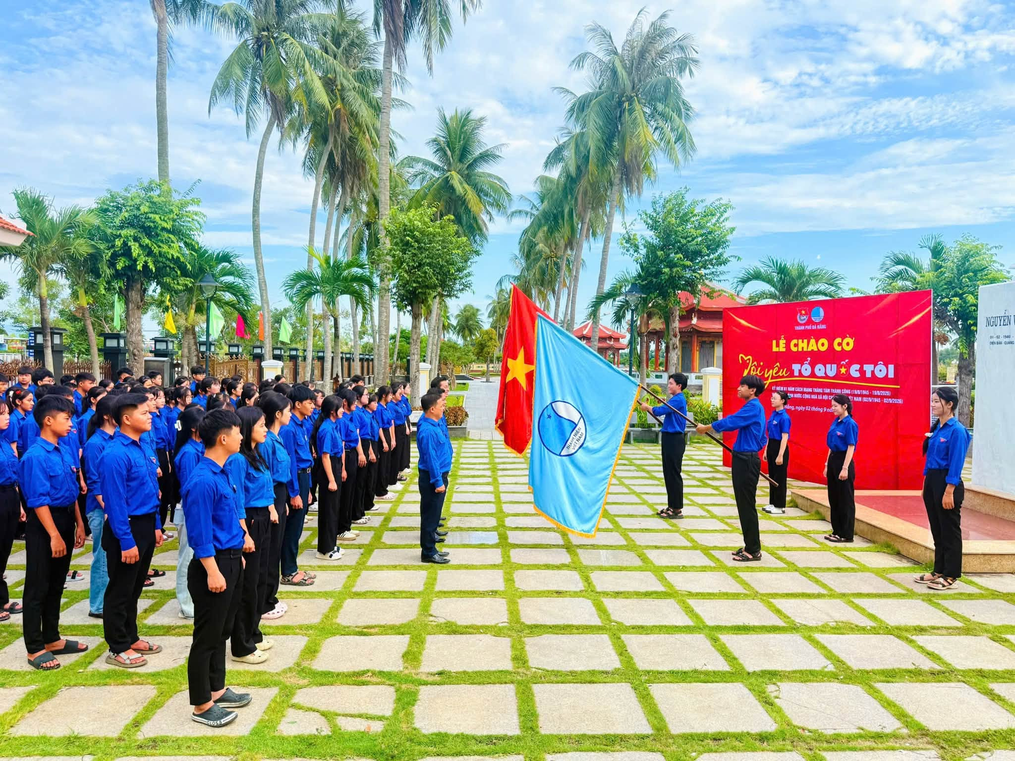 Tuổi trẻ Đà Nẵng chào cờ “Tôi yêu Tổ quốc tôi”