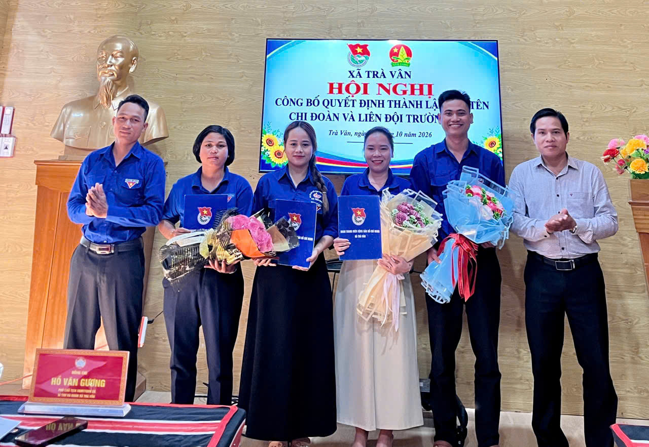 Đoàn xã Trà Vân công bố thành lập các chi đoàn trường học, liên đội và chỉ định Ban Chấp hành chi đoàn lâm thời