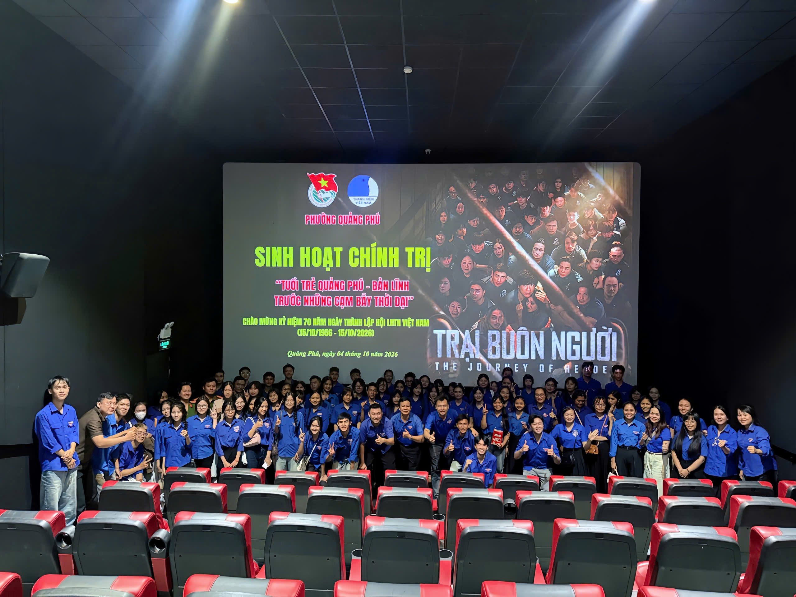 Đoàn phường Quảng Phú tổ chức sinh hoạt chính trị thông qua phim điện ảnh “Trại buôn người”
