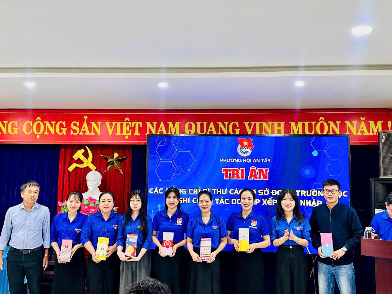 Đoàn phường Hội An Tây công bố quyết định sắp xếp, hợp nhất các tổ chức Đoàn trong trường học