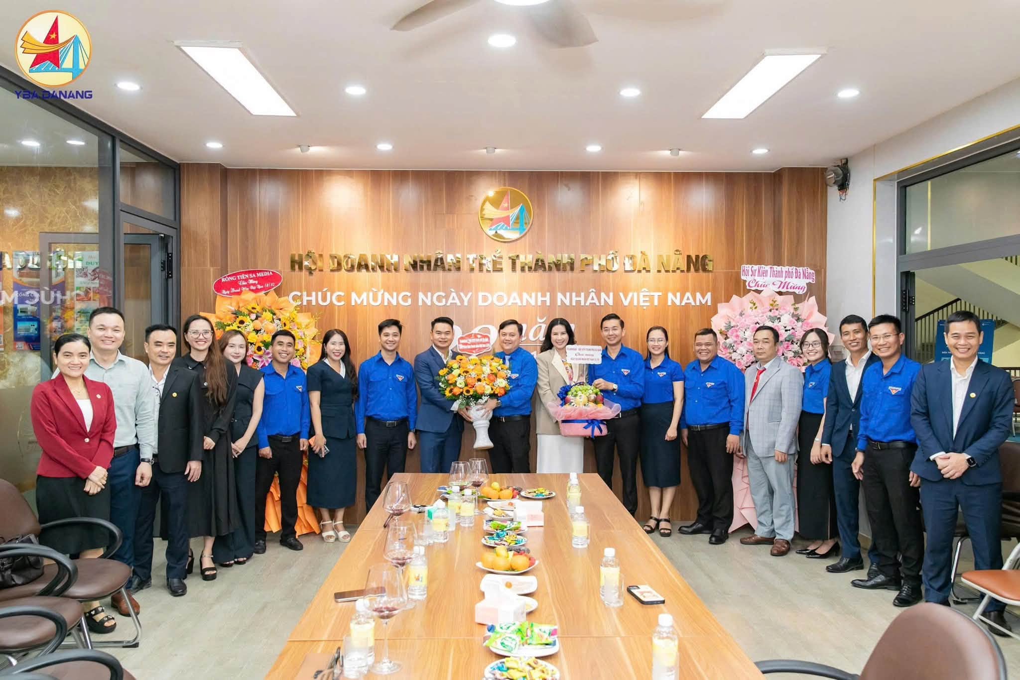 Thành Đoàn Đà Nẵng thăm, chúc mừng Hội Doanh nhân trẻ thành phố nhân Ngày Doanh nhân Việt Nam 13/10