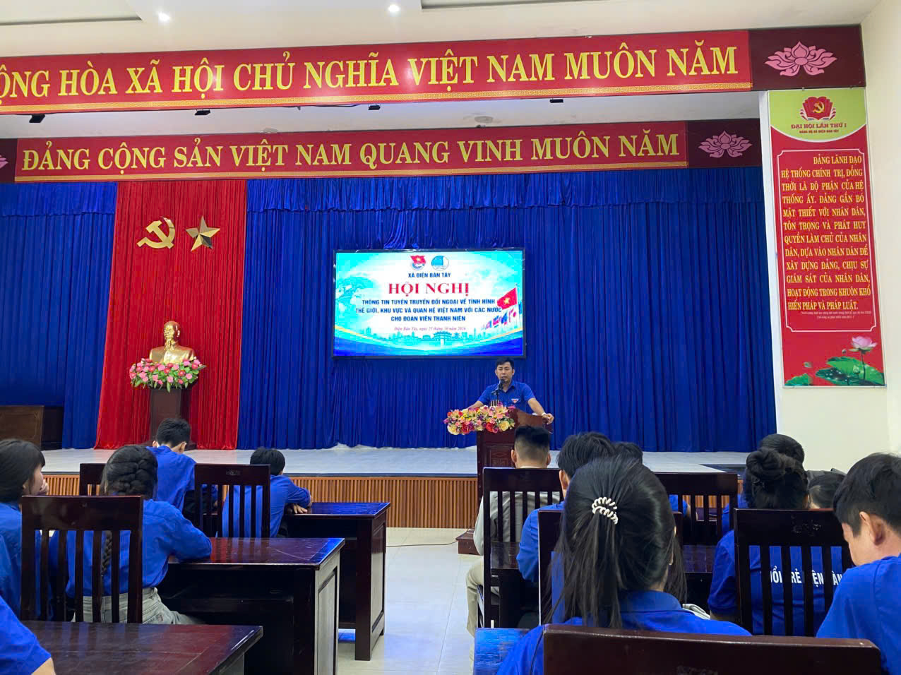 Đoàn xã Điện Bàn Tây tổ chức hội nghị thông tin, tuyên truyền đối ngoại cho đoàn viên, thanh niên