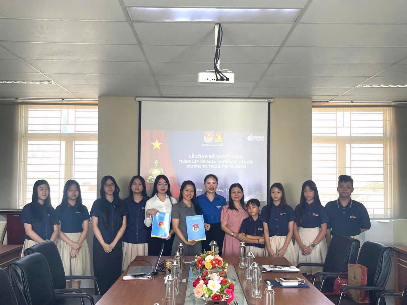 Đoàn phường Hải Châu công bố quyết định thành lập Chi đoàn và Liên đội Trường TH, THCS, THPT Olympia