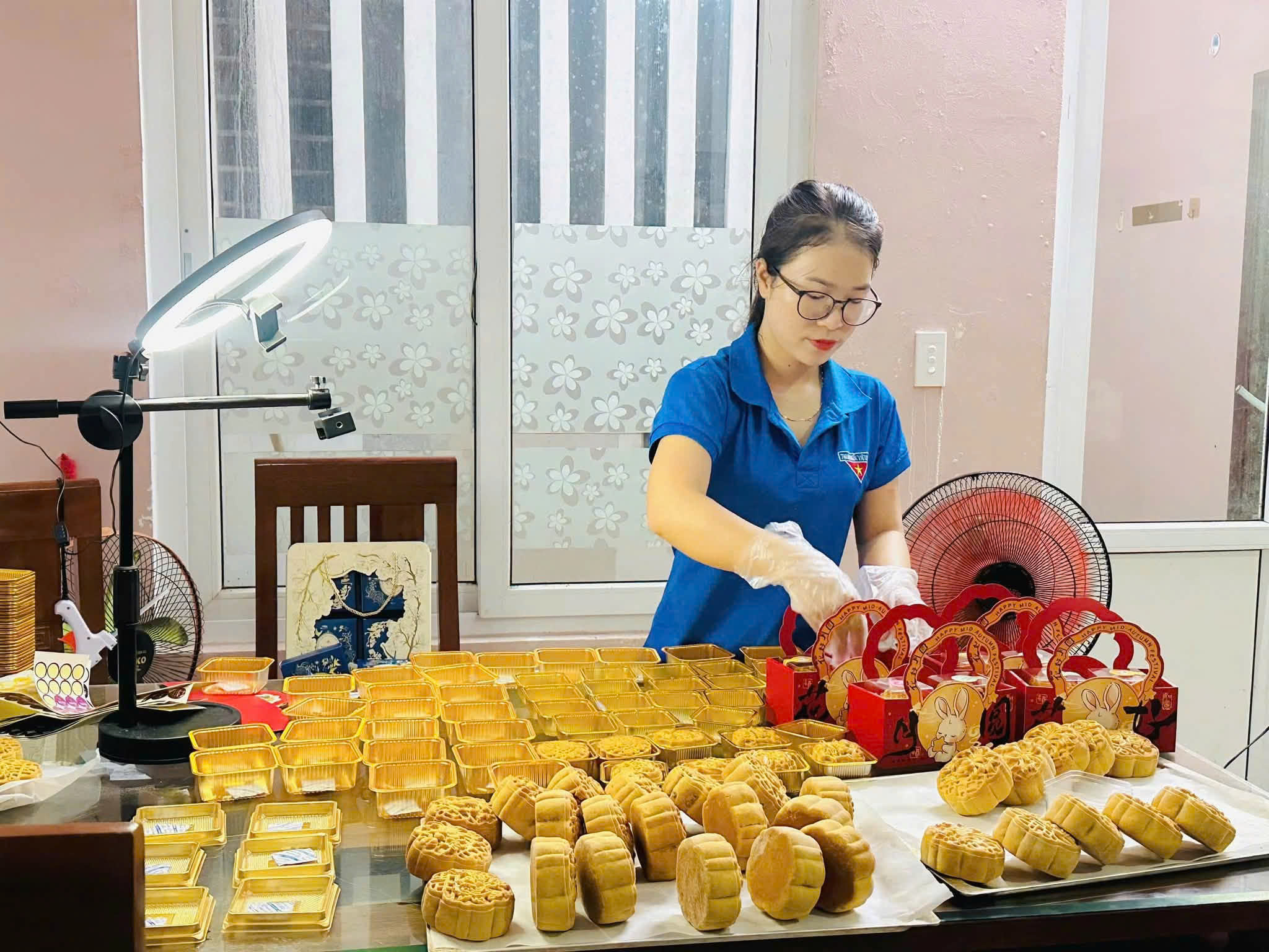 Trần Thị Trang khởi nghiệp từ đam mê làm bánh tại phường Hòa Cường